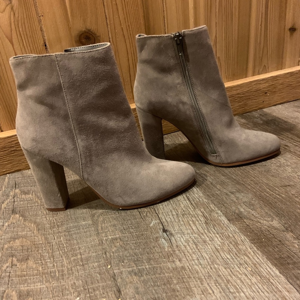 Steve Madden suede boots. Size 6.5. Worn once.